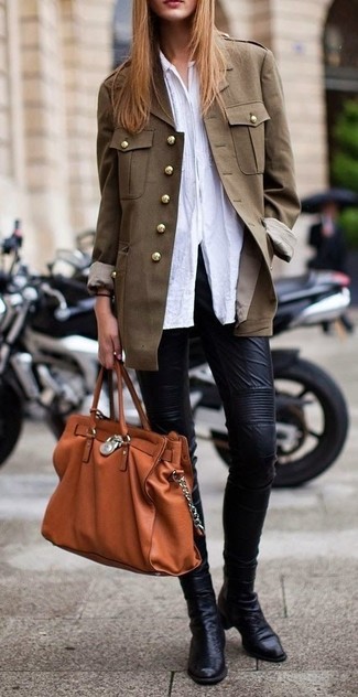 Comment porter des vêtements de dessus vert foncé