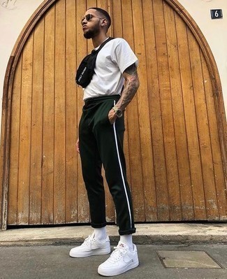 Comment porter un pantalon de jogging vert foncé