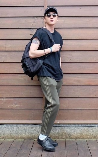 Comment porter un pantalon de jogging vert foncé à l'adolescence
