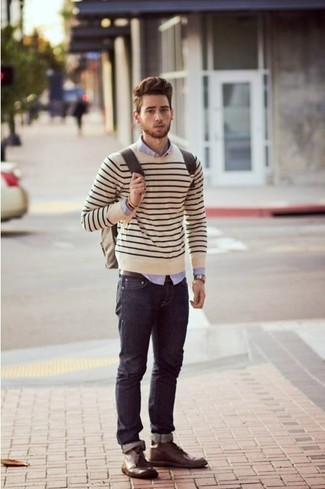 Comment porter une chemise pourpre foncé