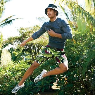 Comment porter un chapeau en denim quand il fait chaud