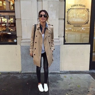Comment porter une veste en jean avec des baskets basses