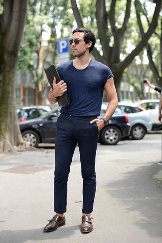 Comment porter des double monks pour un style chic decontractés quand il fait très chaud
