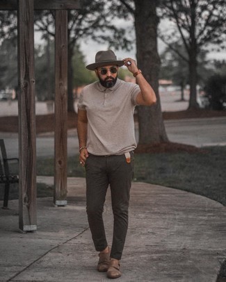 Comment porter des double monks pour un style chic decontractés quand il fait très chaud