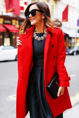 Comment porter une robe avec un manteau