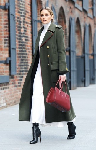 Comment porter une robe avec un manteau