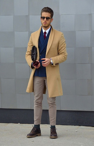 Comment porter une chemise de ville avec un blazer croisé