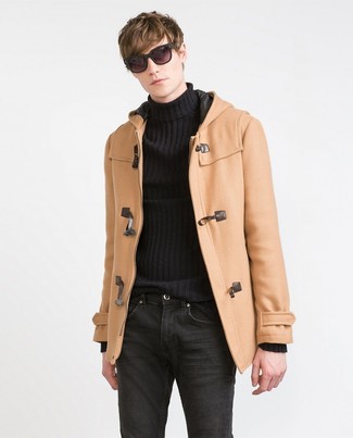 Comment porter un duffel-coat marron clair: Porte un duffel-coat marron clair et un jean noir pour aller au bureau.