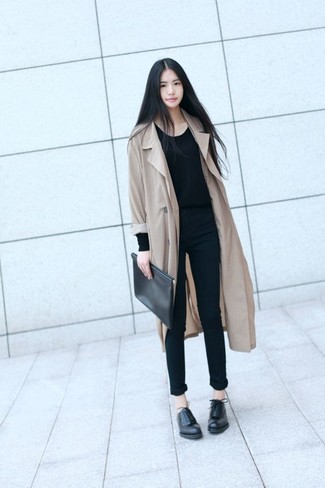 Comment porter un cache-poussière pour un style chic decontractés quand il fait chaud