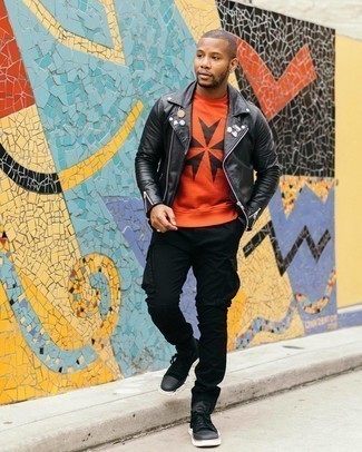 Comment porter une veste en cuir ornée