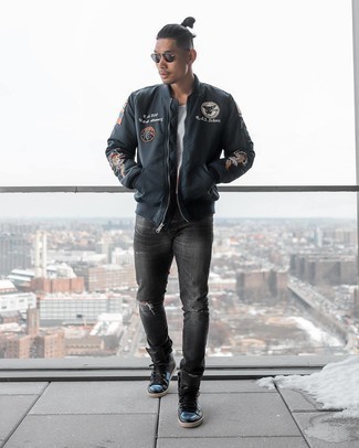 Comment porter une veste brodée pour un style relax