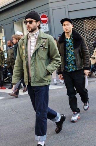 Comment porter une veste brodée quand il fait frais
