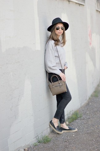 Comment porter des espadrilles pour un style decontractés quand il fait chaud