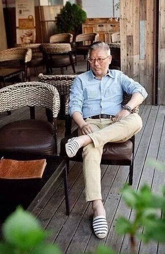 Comment porter des espadrilles quand il fait chaud après 50 ans
