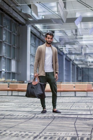 Comment porter des espadrilles pour un style decontractés au printemps
