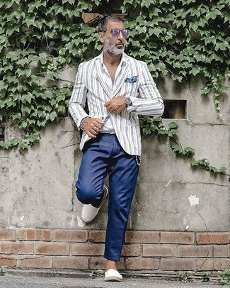 Comment porter des espadrilles quand il fait chaud après 50 ans