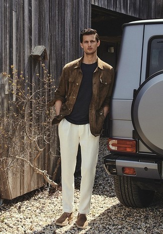 Comment porter des espadrilles pour un style decontractés au printemps