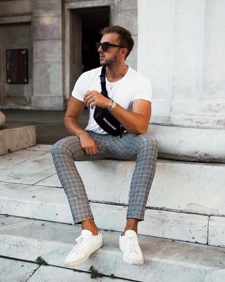 Comment porter un sac banane pour un style decontractés