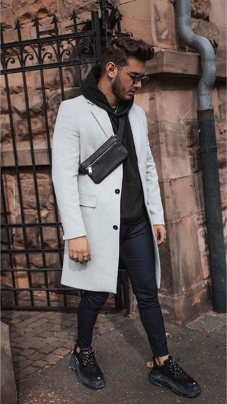 Comment porter un sac banane pour un style decontractés quand il fait chaud