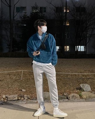 Comment porter un pull en polaire au printemps