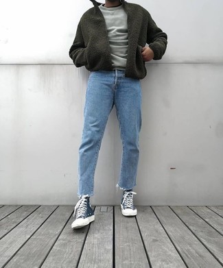 Comment porter un pull en polaire au printemps
