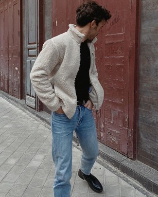 Comment porter un pull en polaire au printemps