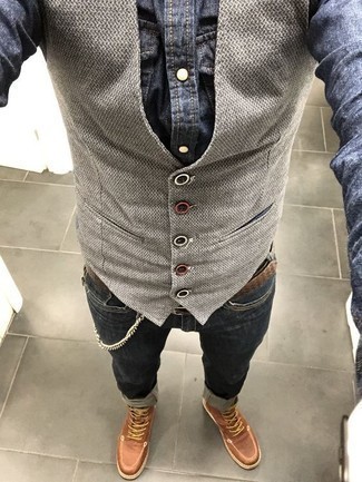 Un jean à porter avec des bottes de loisirs marron: Essaie d'associer un gilet en laine gris avec un jean pour dégager classe et sophistication. Si tu veux éviter un look trop formel, fais d'une paire de bottes de loisirs marron ton choix de souliers.