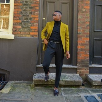 Comment porter une veste dorée pour un style elégantes
