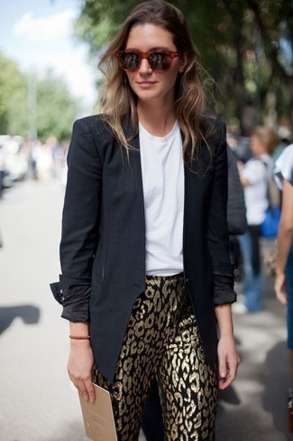 Comment porter un pantalon doré