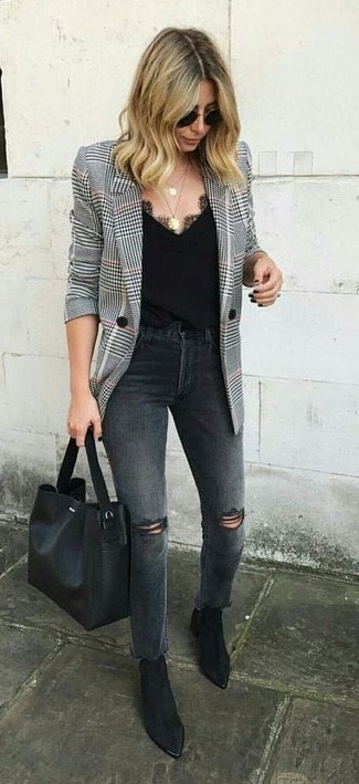 Comment porter un pendentif doré à 30 ans