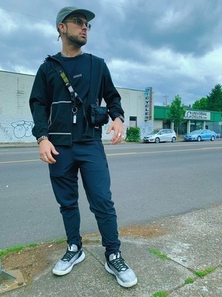 Comment porter une casquette de base-ball verte pour un style relax