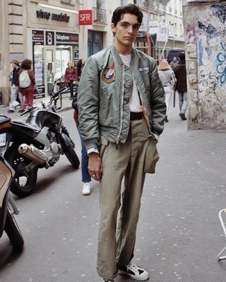 Comment porter un blouson aviateur vert