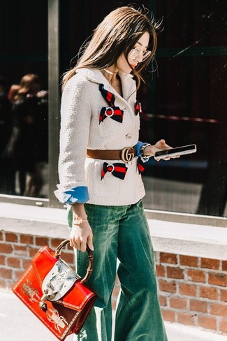Comment porter un jean flare vert