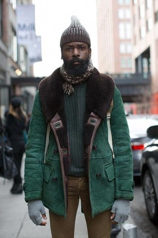 Comment porter une veste verte quand il fait frais