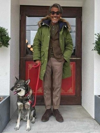Comment porter une veste verte quand il fait frais