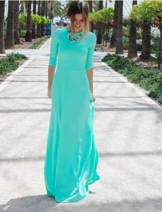 Comment porter une robe longue verte