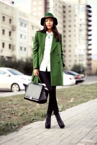Comment porter un collier vert