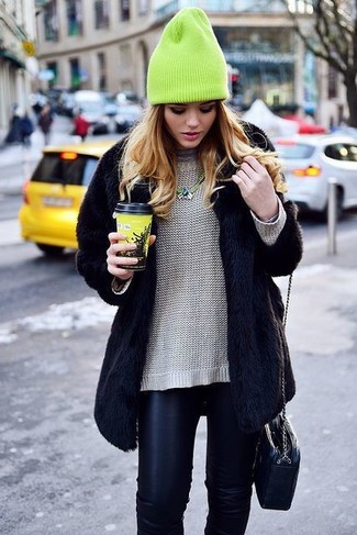Comment porter un collier vert