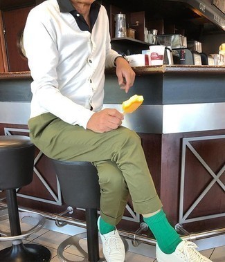 Comment porter des chaussettes vertes pour un style decontractés
