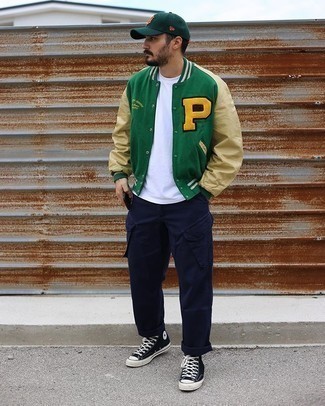 Comment porter une veste universitaire verte
