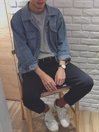 Comment porter des chaussettes chartreuses pour un style decontractés