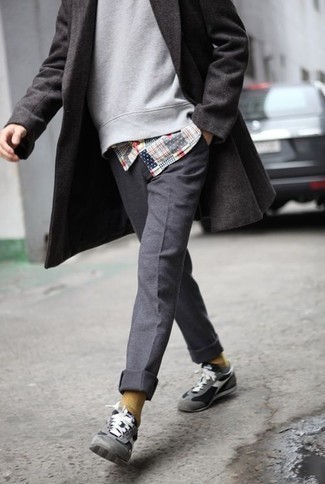 Comment porter des chaussettes chartreuses pour un style decontractés