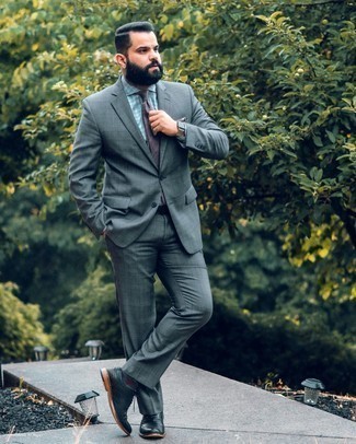 Comment porter des chaussettes à losanges grises
