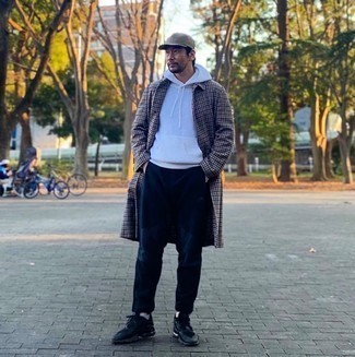 Comment porter une casquette de base-ball grise quand il fait froid
