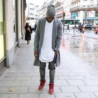 Comment porter un bonnet gris pour un style relax