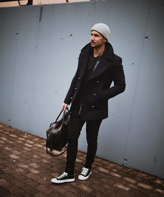 Comment porter un bonnet gris