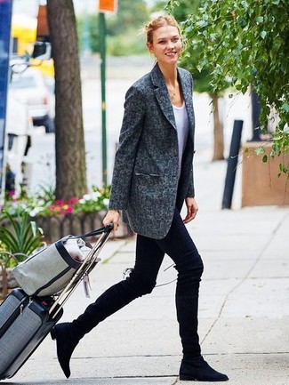 Comment porter un blazer gris avec des leggings noirs