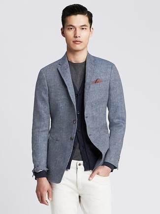 Un jean à porter avec un blazer gris