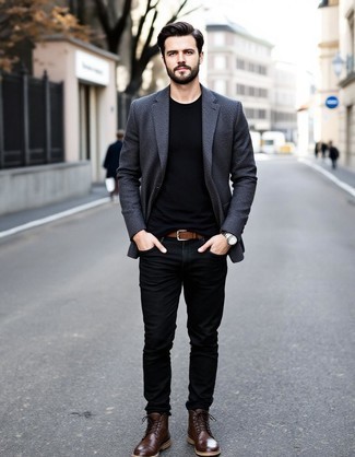 Un jean à porter avec un blazer gris