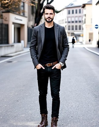Un jean à porter avec un blazer gris